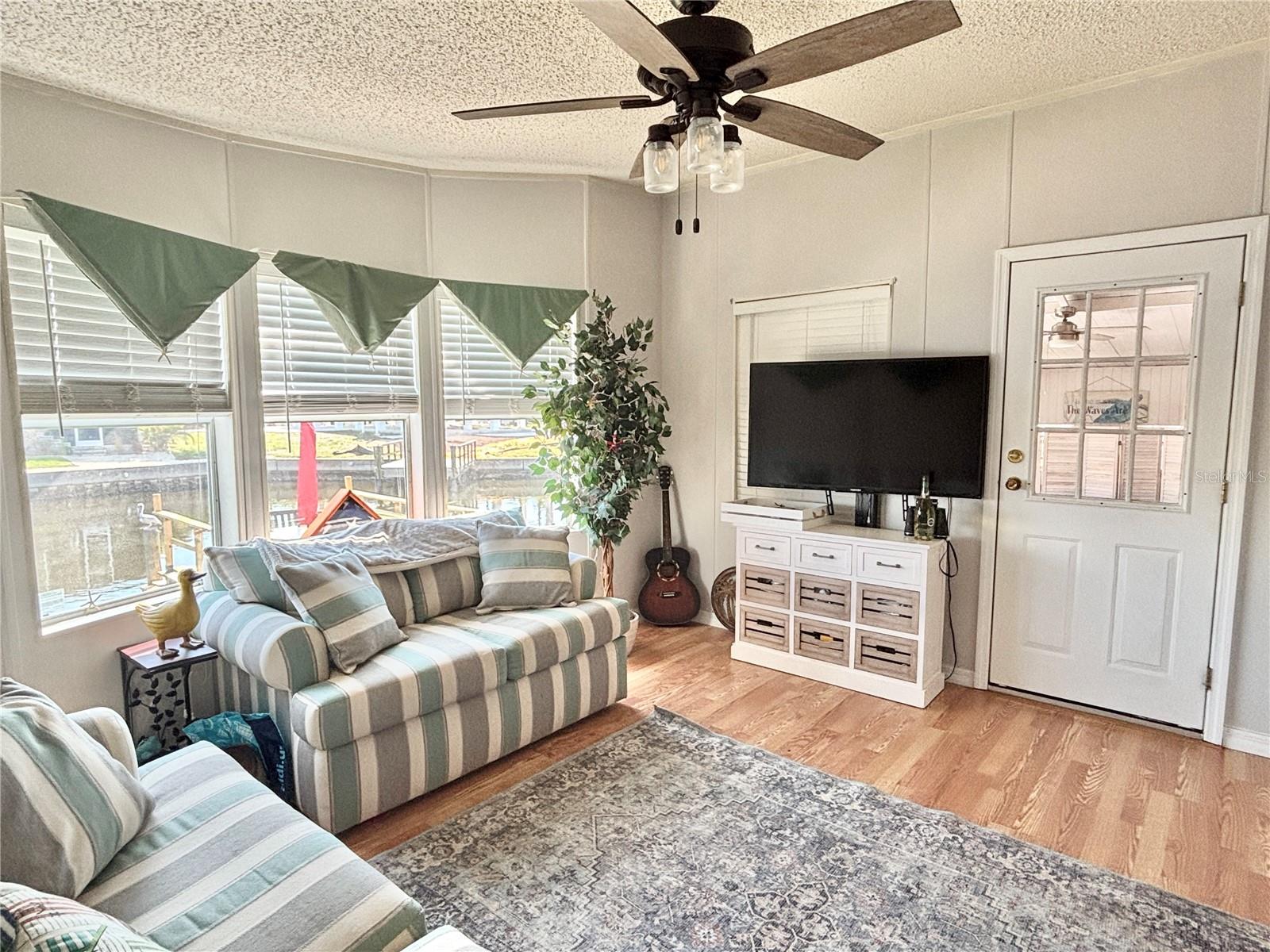 102 AMERICANA CT NE #206, ST PETERSBURG, FL, 33702