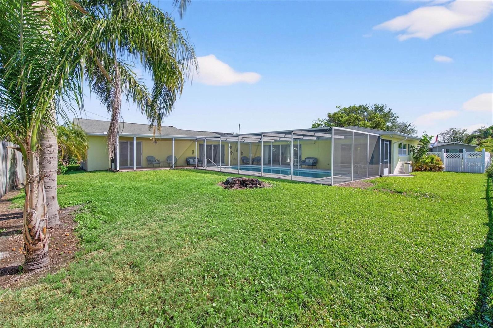 10100 COMMODORE DR, SEMINOLE, FL, 33776