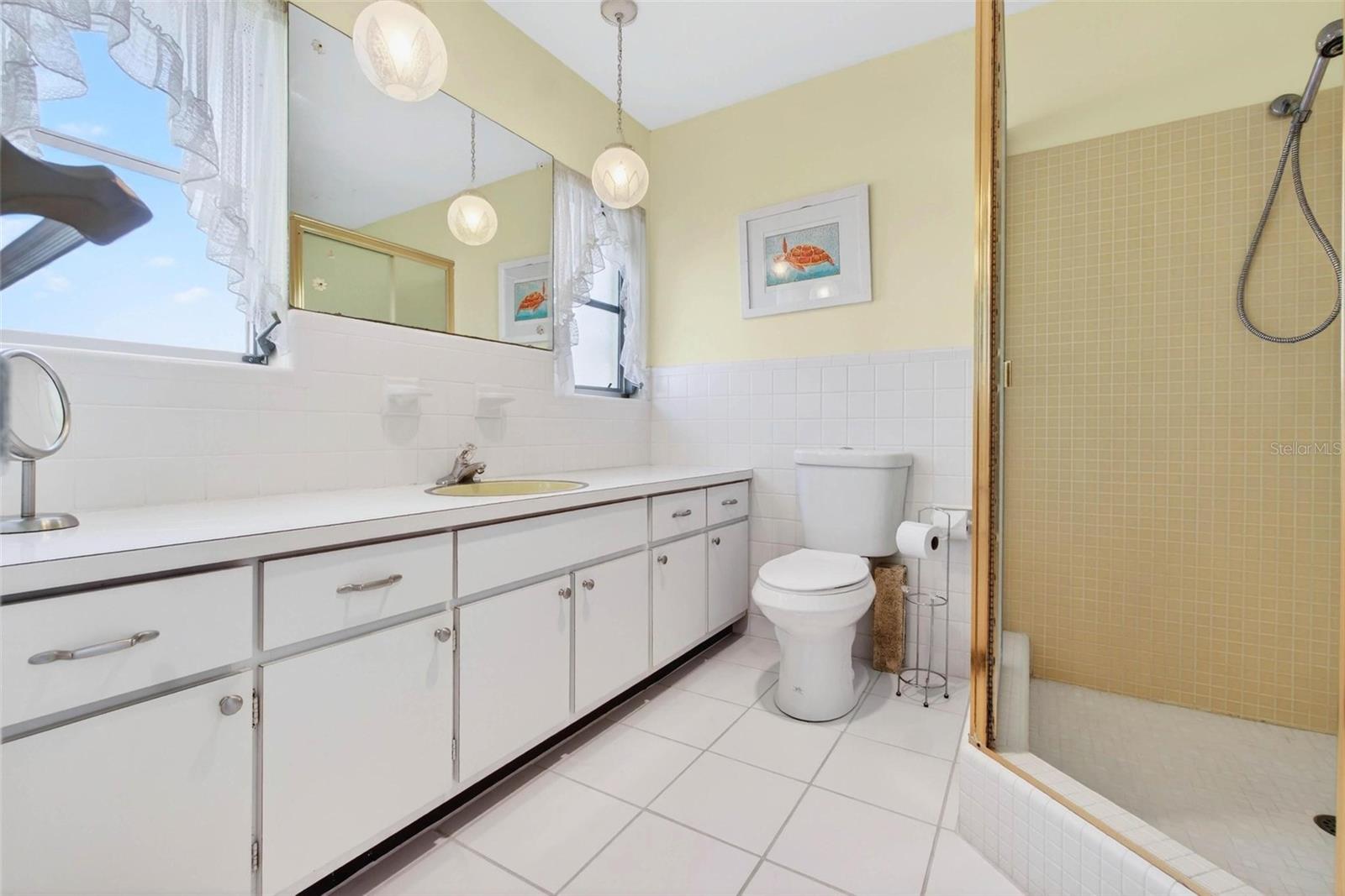 10100 COMMODORE DR, SEMINOLE, FL, 33776