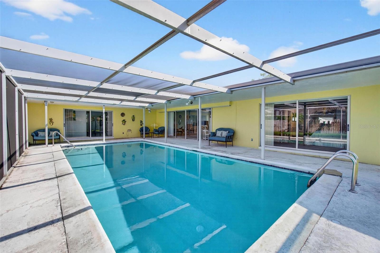 10100 COMMODORE DR, SEMINOLE, FL, 33776