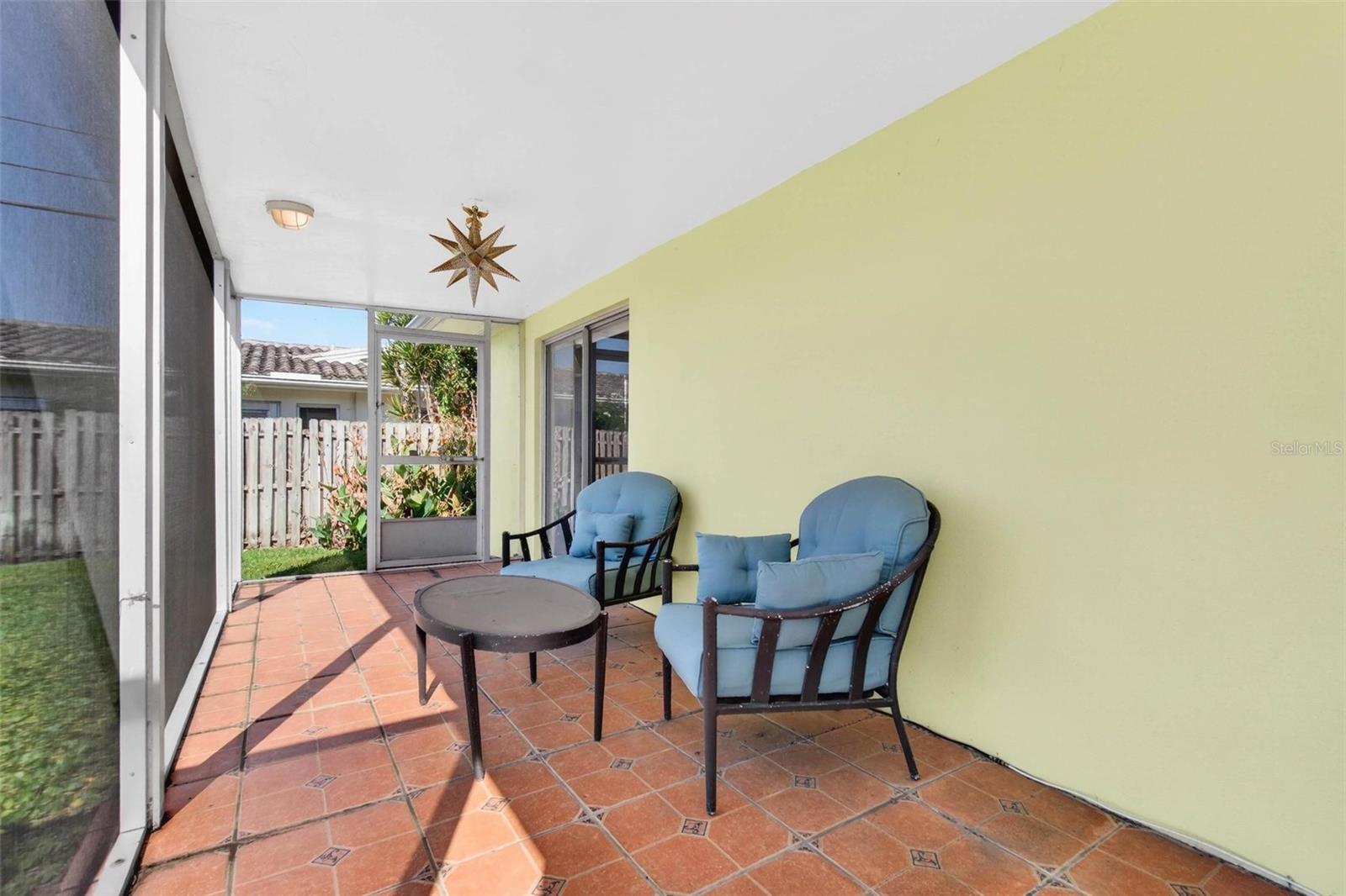 10100 COMMODORE DR, SEMINOLE, FL, 33776