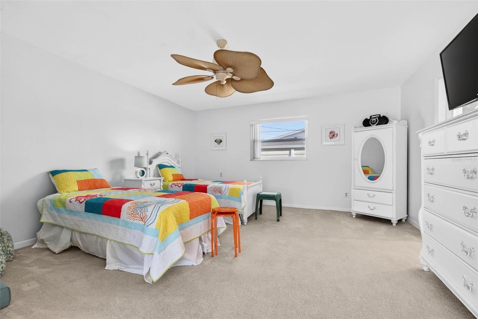 10100 COMMODORE DR, SEMINOLE, FL, 33776