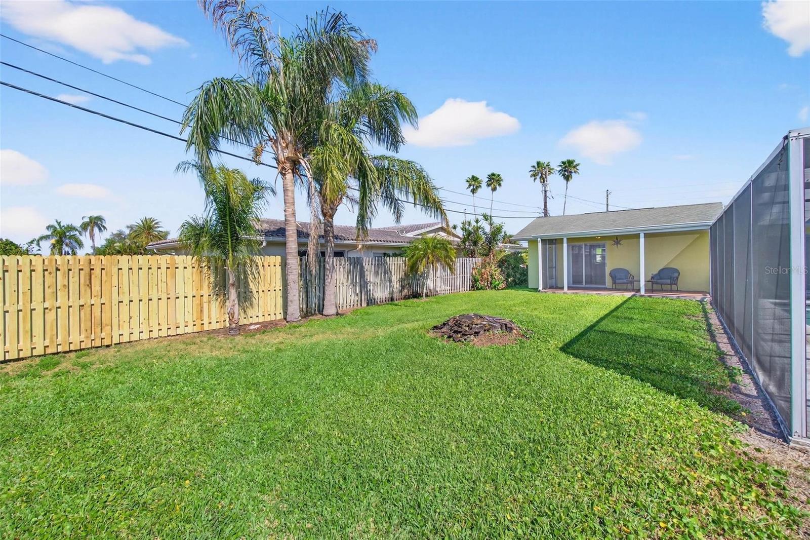 10100 COMMODORE DR, SEMINOLE, FL, 33776