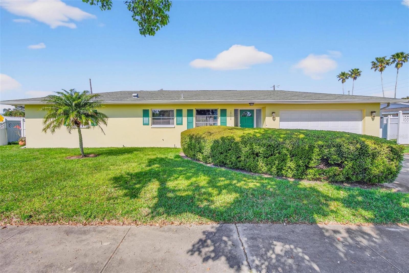 10100 COMMODORE DR, SEMINOLE, FL, 33776