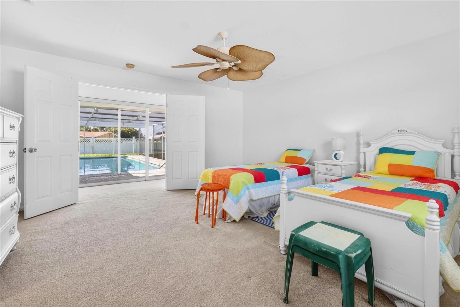 10100 COMMODORE DR, SEMINOLE, FL, 33776