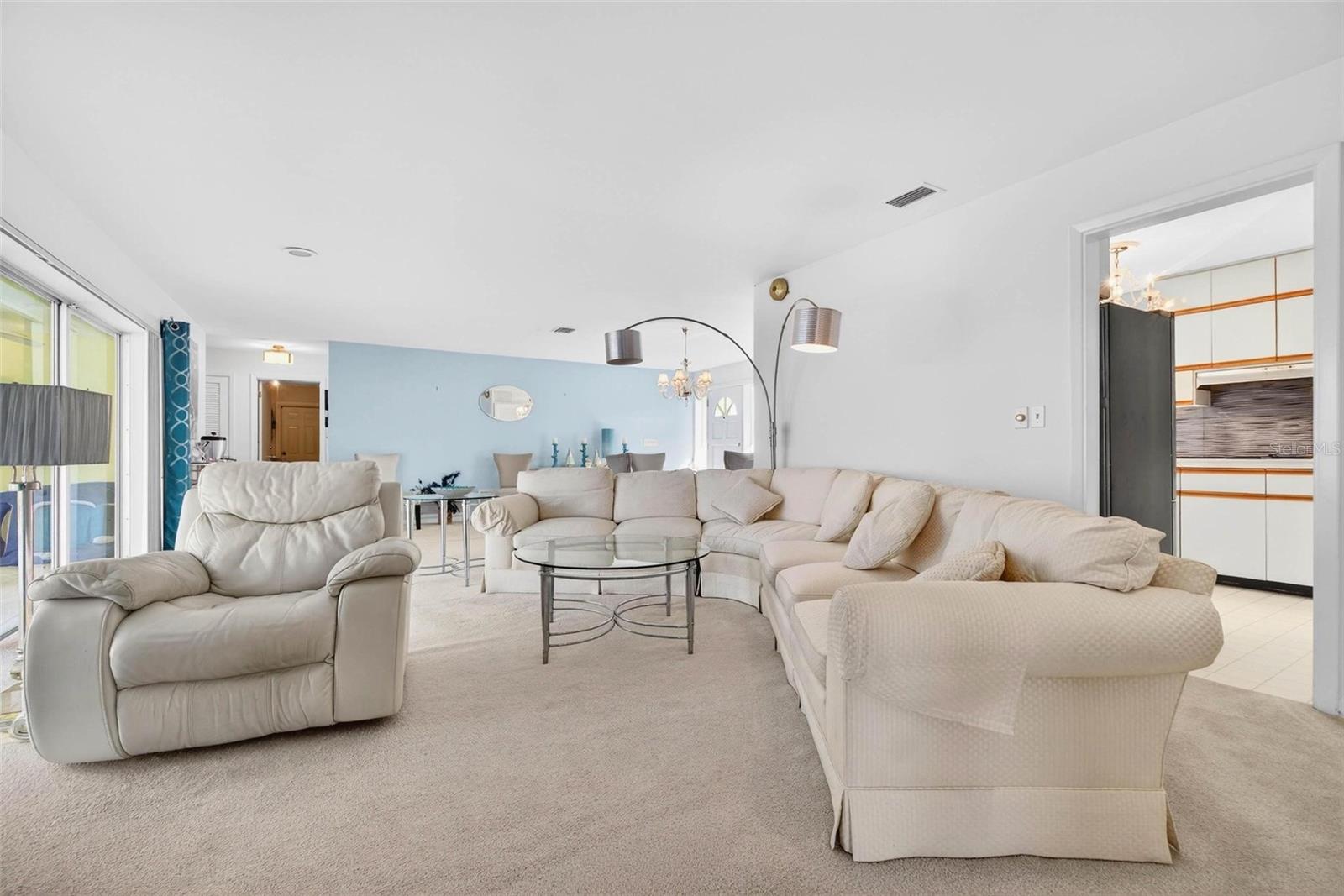 10100 COMMODORE DR, SEMINOLE, FL, 33776