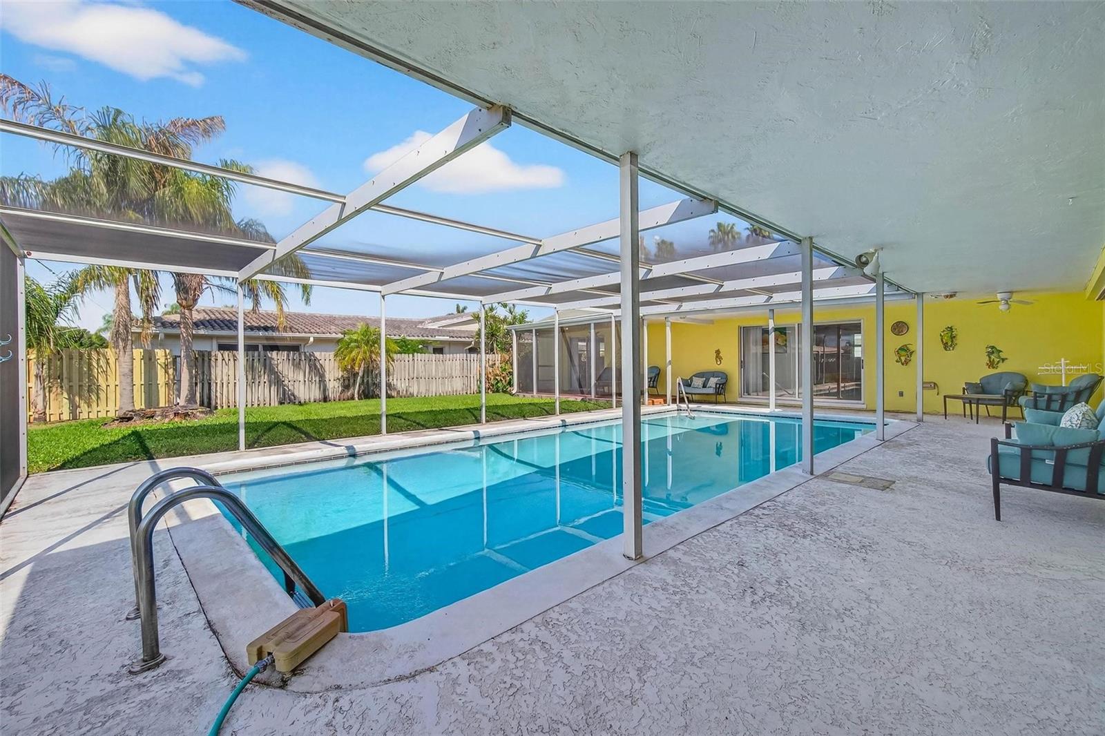 10100 COMMODORE DR, SEMINOLE, FL, 33776