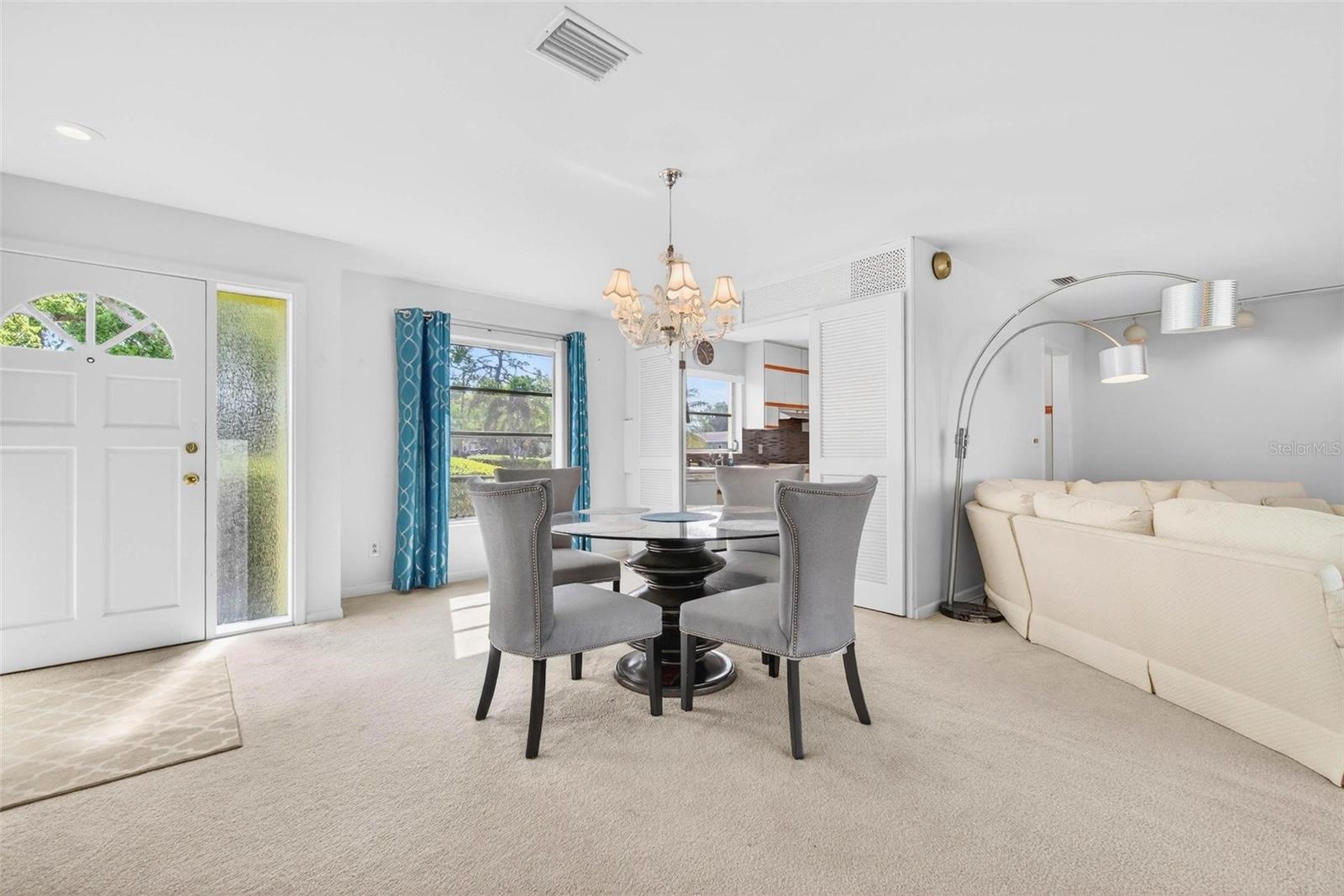 10100 COMMODORE DR, SEMINOLE, FL, 33776