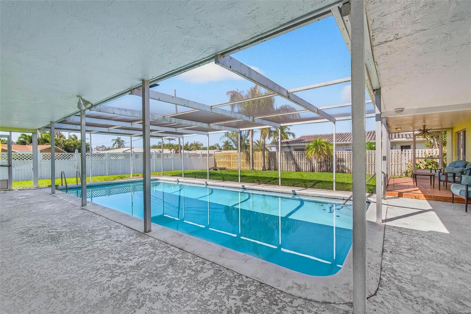 10100 COMMODORE DR, SEMINOLE, FL, 33776