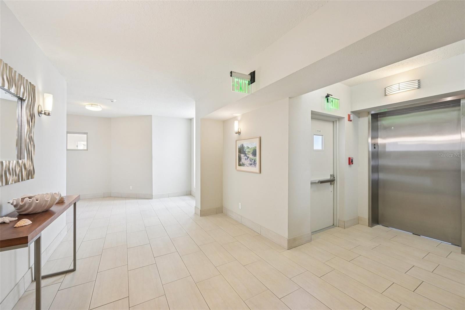 2450 HARBOURSIDE DR #244, LONGBOAT KEY, FL, 34228