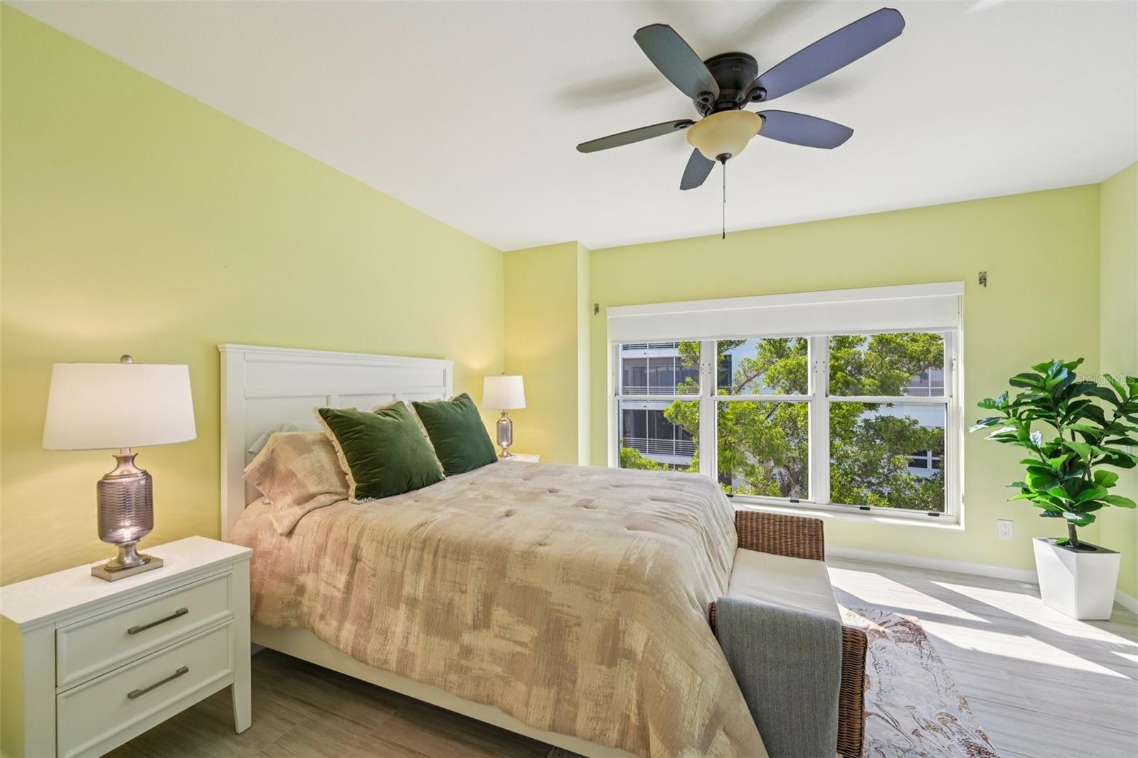 2450 HARBOURSIDE DR #244, LONGBOAT KEY, FL, 34228