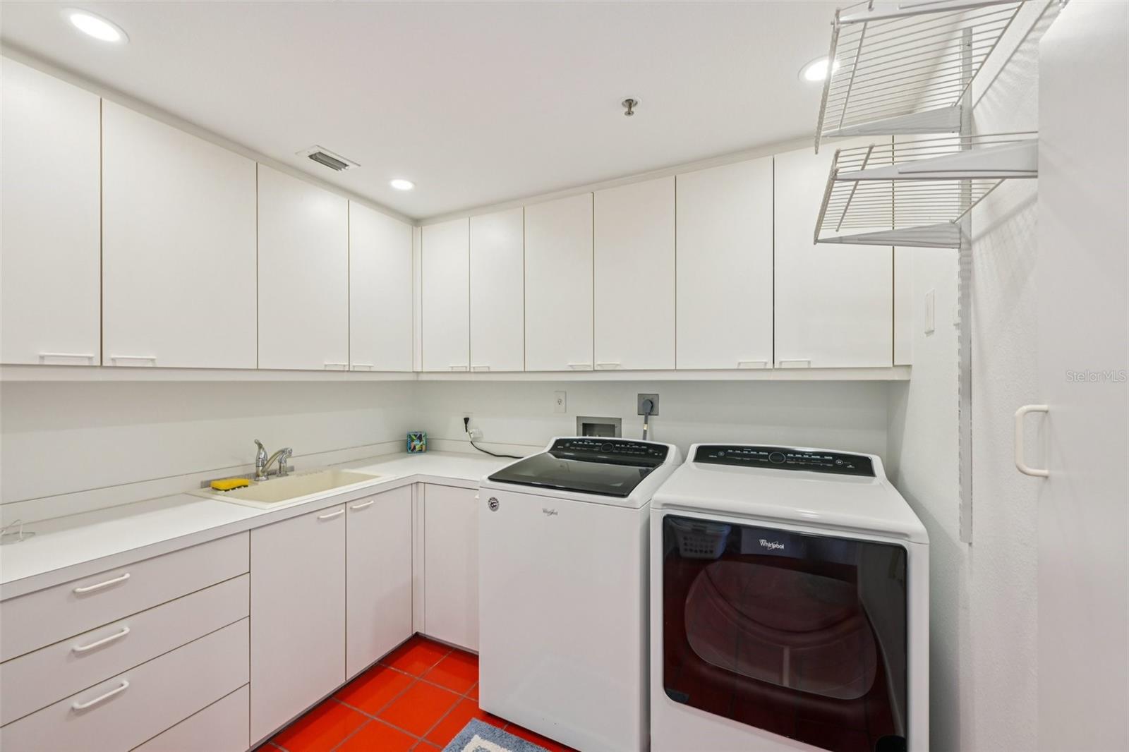 2450 HARBOURSIDE DR #244, LONGBOAT KEY, FL, 34228