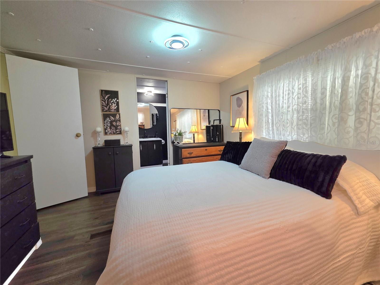 37135 SANDRA AVE, ZEPHYRHILLS, FL, 33542