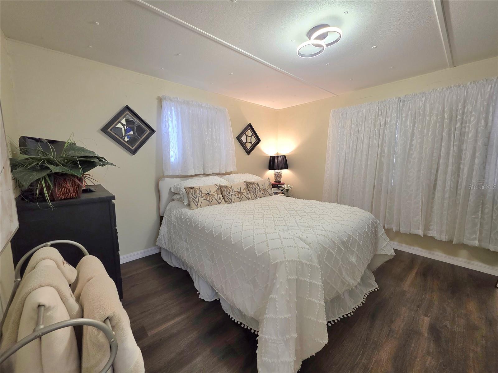 37135 SANDRA AVE, ZEPHYRHILLS, FL, 33542