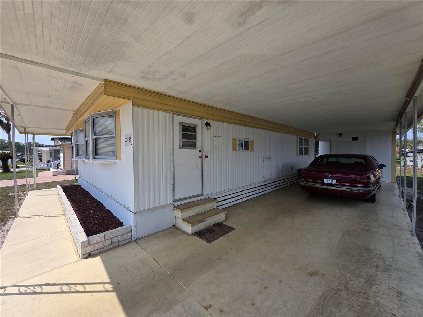 37135 SANDRA AVE, ZEPHYRHILLS, FL, 33542