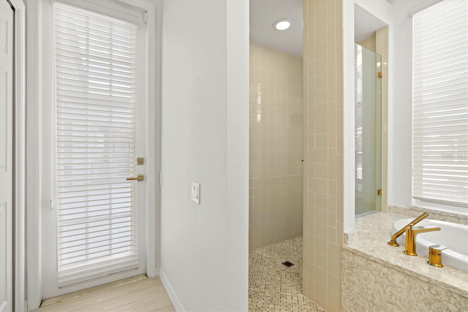 7857 WILTON CRESCENT CIR, UNIVERSITY PARK, FL, 34201