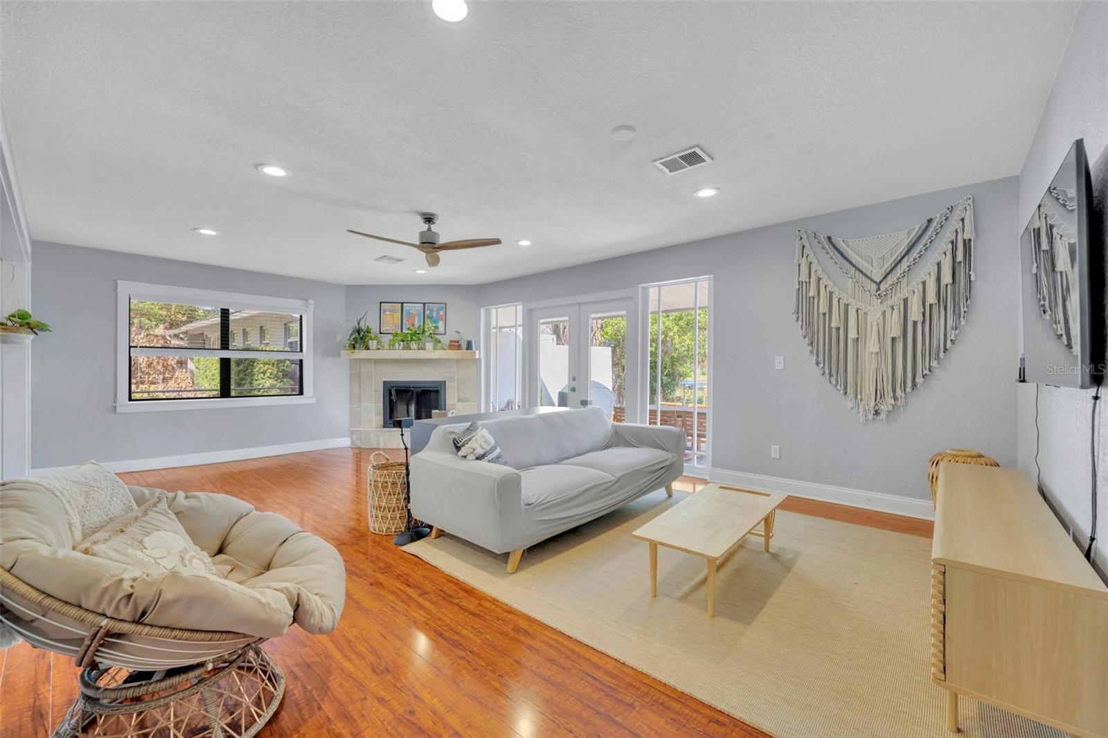 1081 LAKE WELDONA DR, ORLANDO, FL, 32806