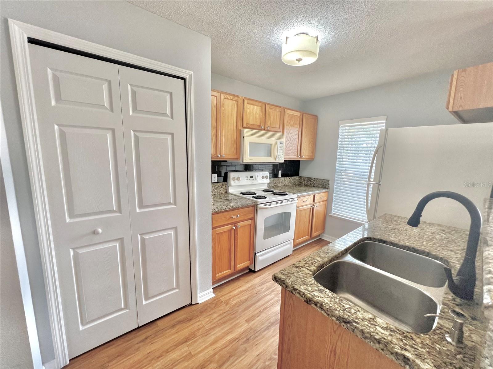 4679 ASHBURN SQUARE DR, TAMPA, FL, 33610