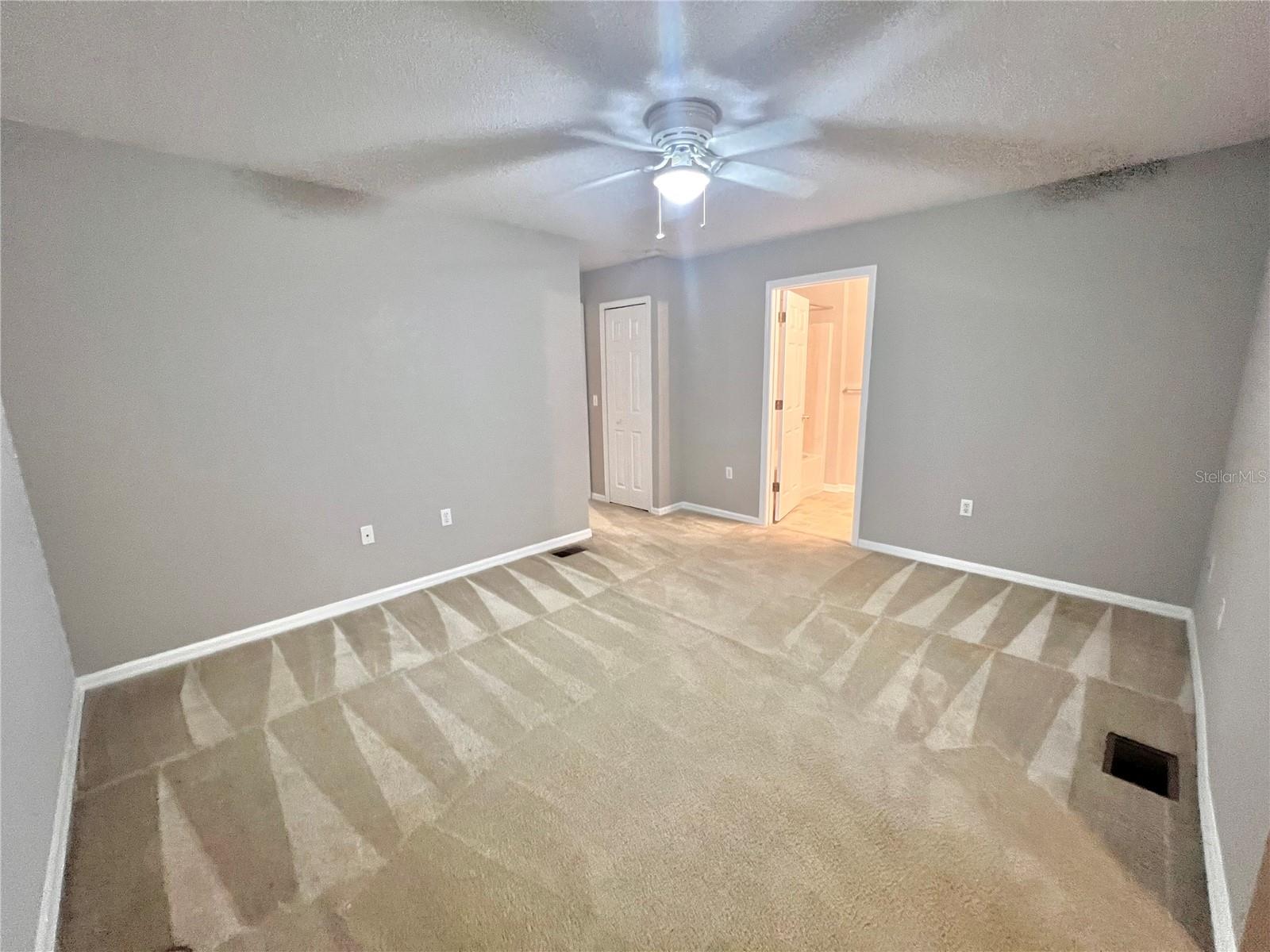 4679 ASHBURN SQUARE DR, TAMPA, FL, 33610