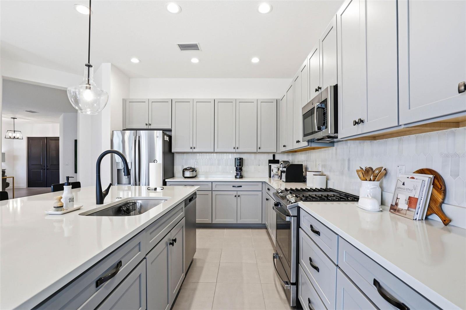 32490 TREE OF LIFE AVE, WESLEY CHAPEL, FL, 33543