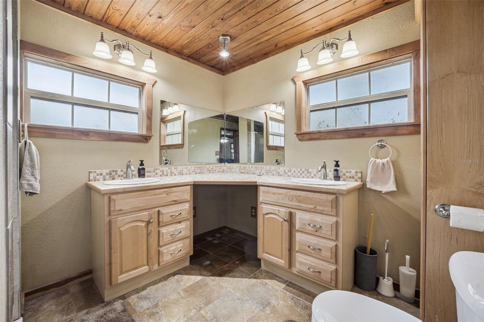 2201 SR 50, WEBSTER, FL, 33597