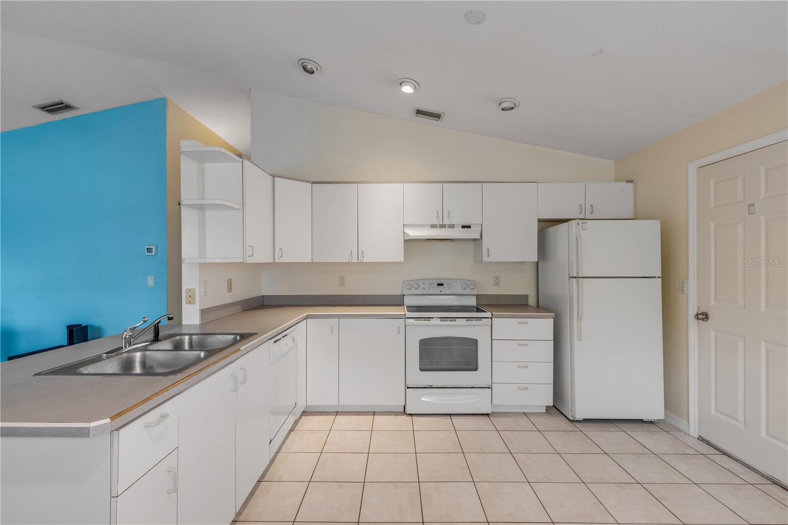 711 RIVER OAKS CIR, NEW SMYRNA BEACH, FL, 32169