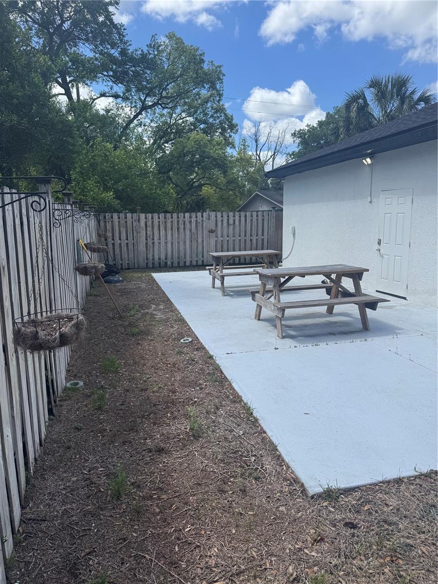 8205 N 12TH ST, TAMPA, FL, 33604