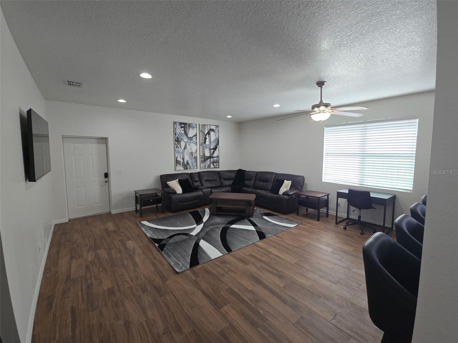 8205 N 12TH ST, TAMPA, FL, 33604