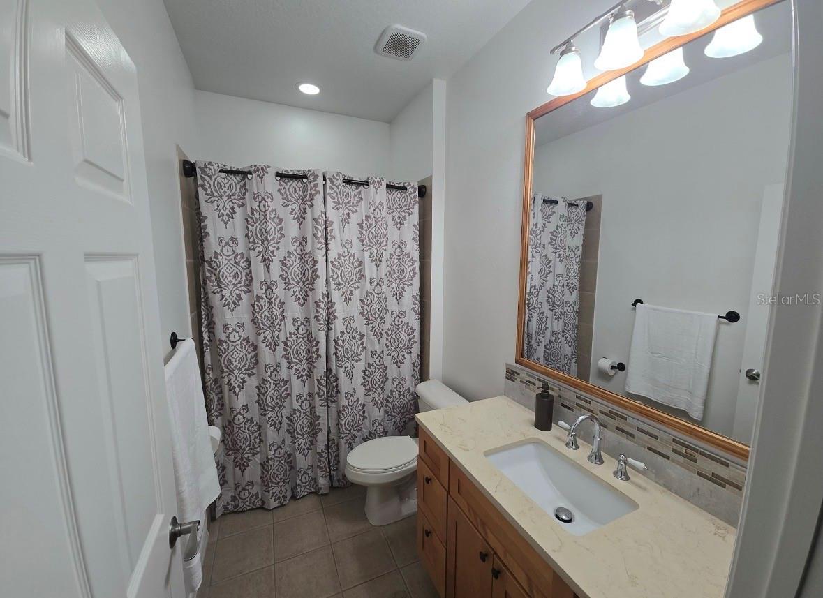 8205 N 12TH ST, TAMPA, FL, 33604