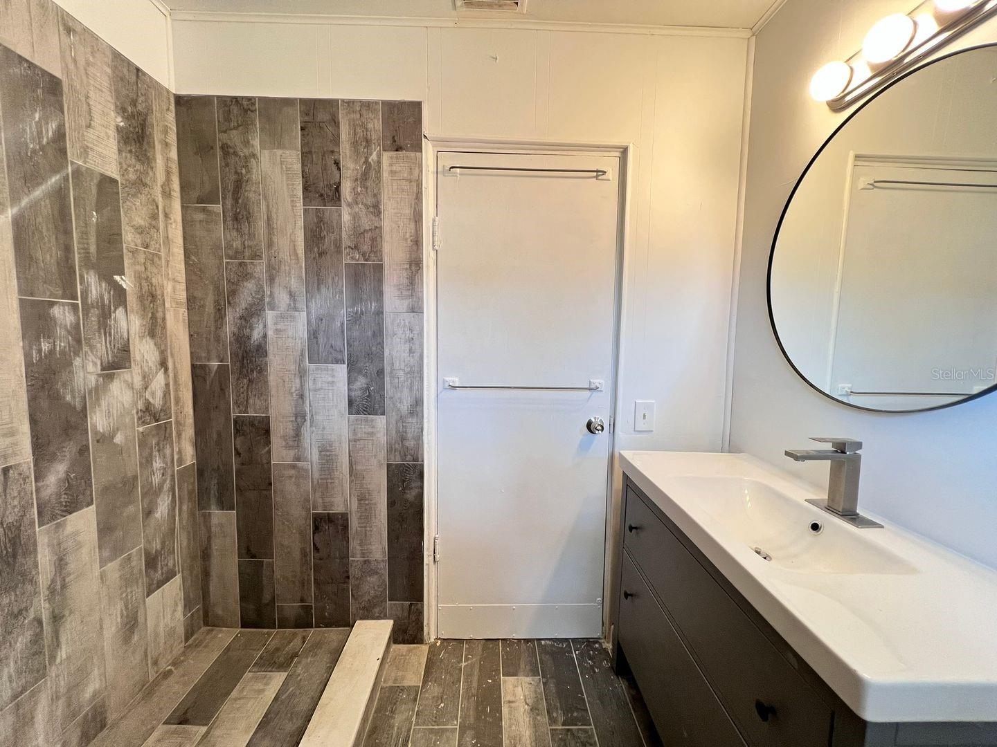 107 OAKLAND DR, DELAND, FL, 32720