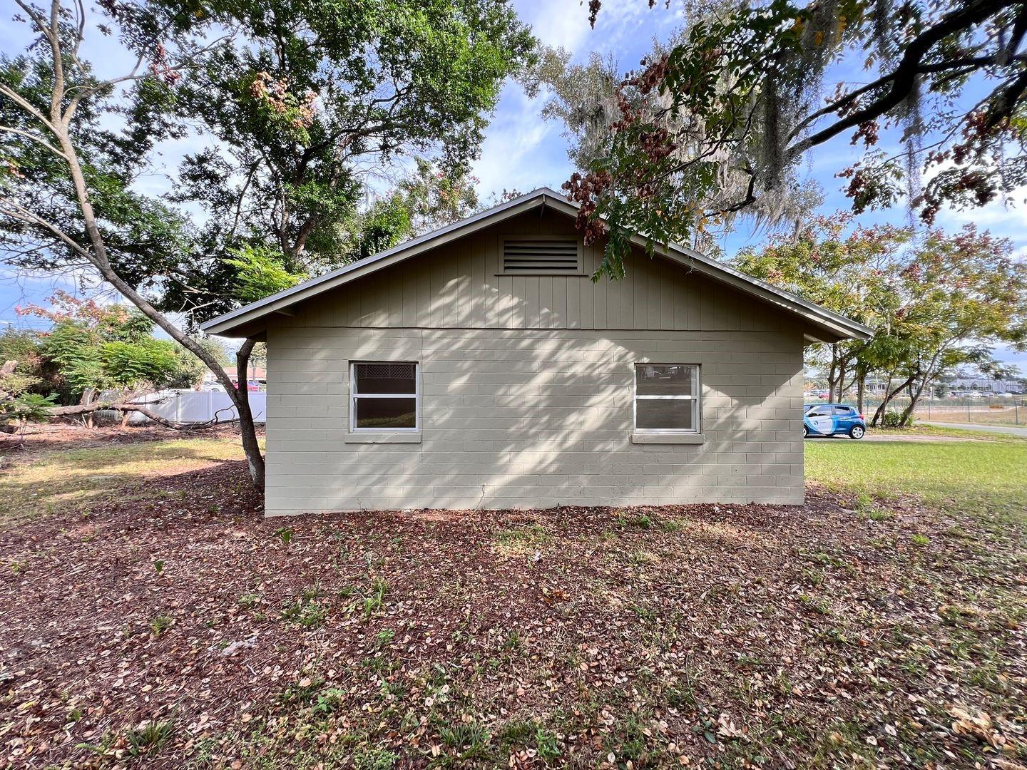 107 OAKLAND DR, DELAND, FL, 32720