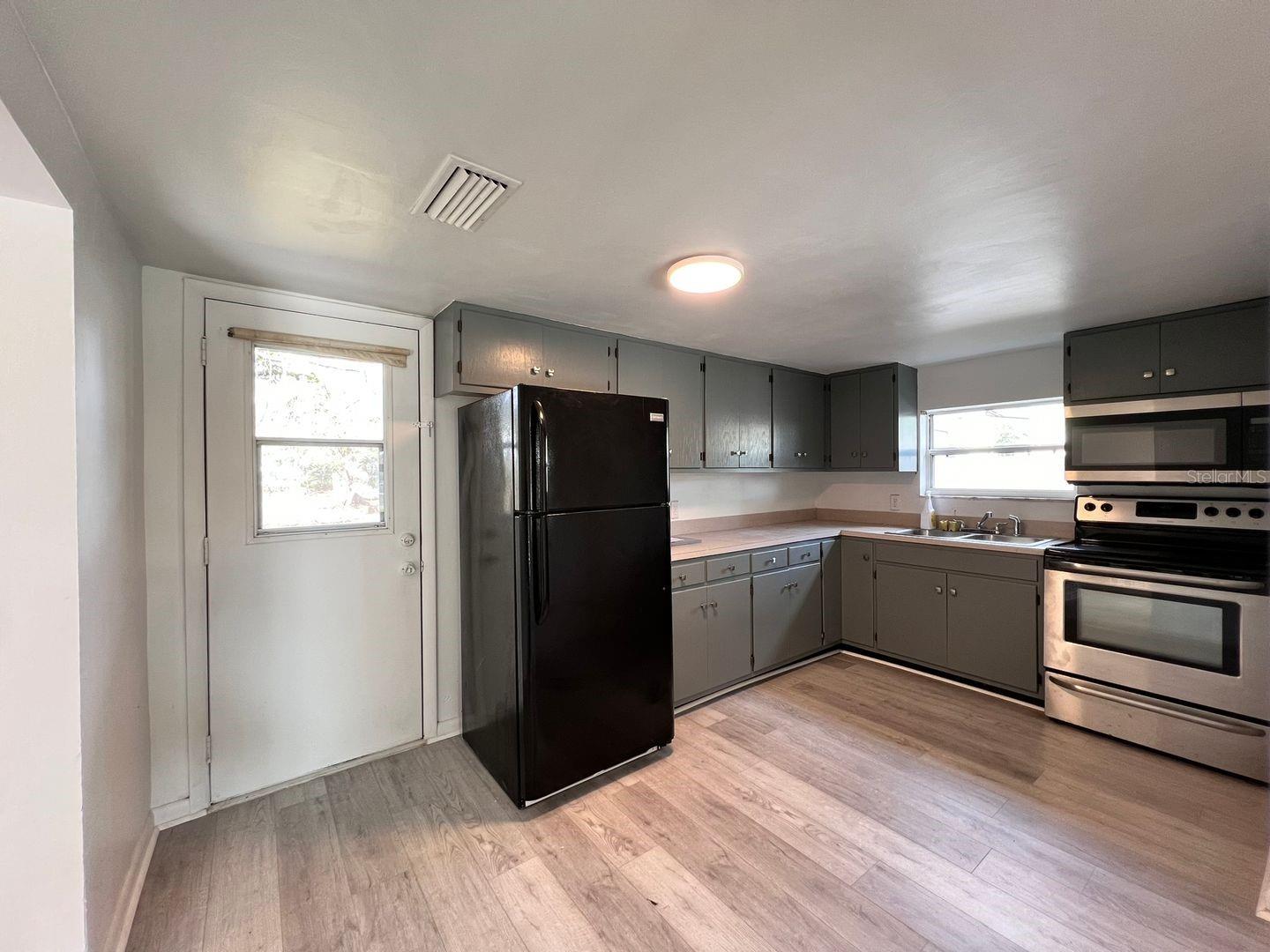 107 OAKLAND DR, DELAND, FL, 32720