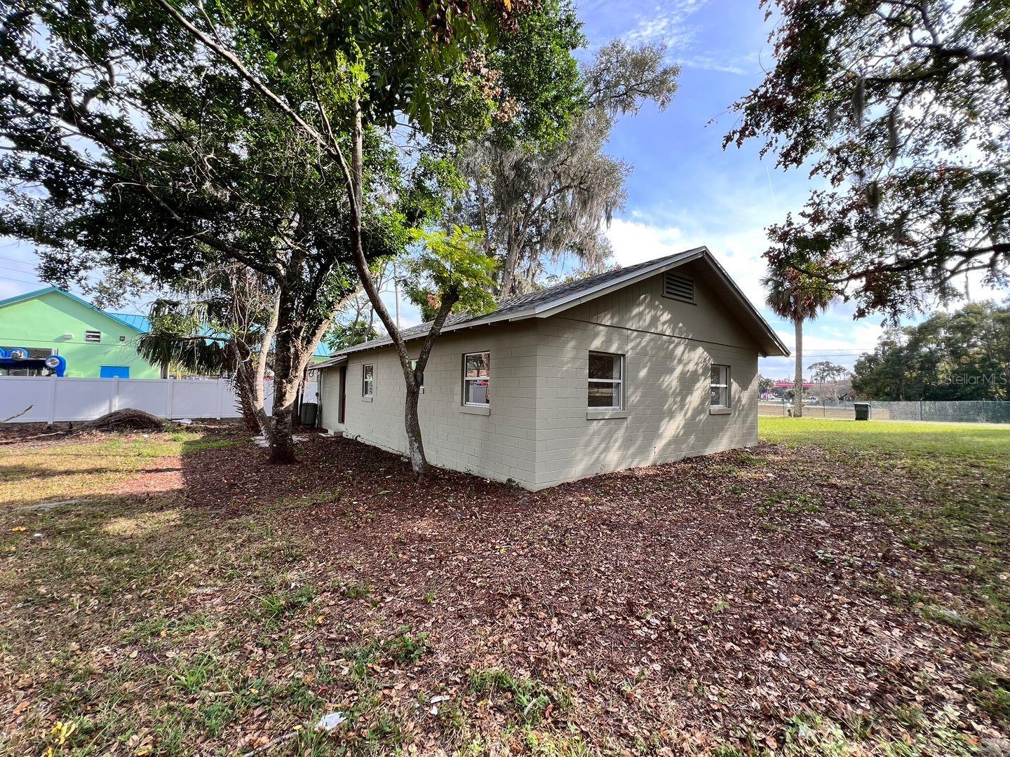 107 OAKLAND DR, DELAND, FL, 32720
