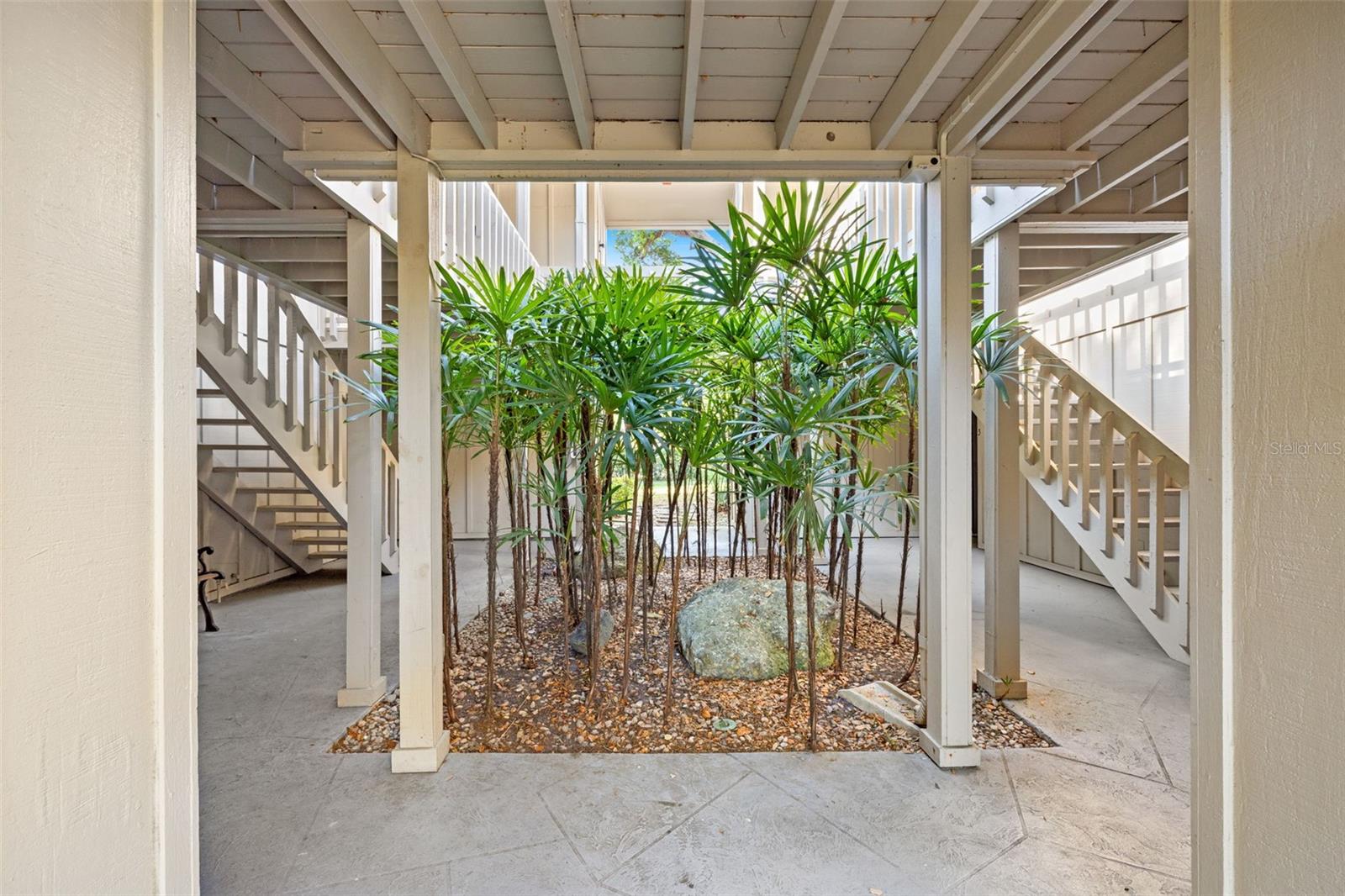 2200 BAHIA VISTA ST #B8, SARASOTA, FL, 34239