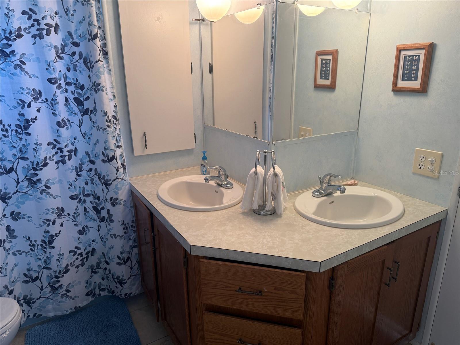 731 CAMELLIA DR, VENICE, FL, 34293
