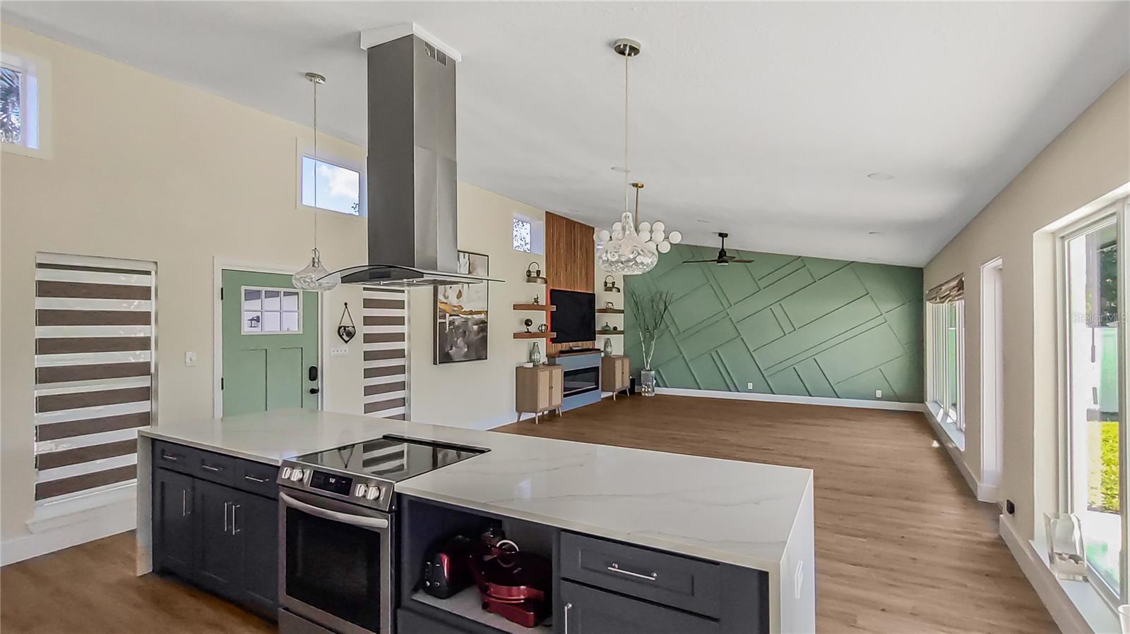 2713 RENATTA DR, BELLEAIR BLUFFS, FL, 33770