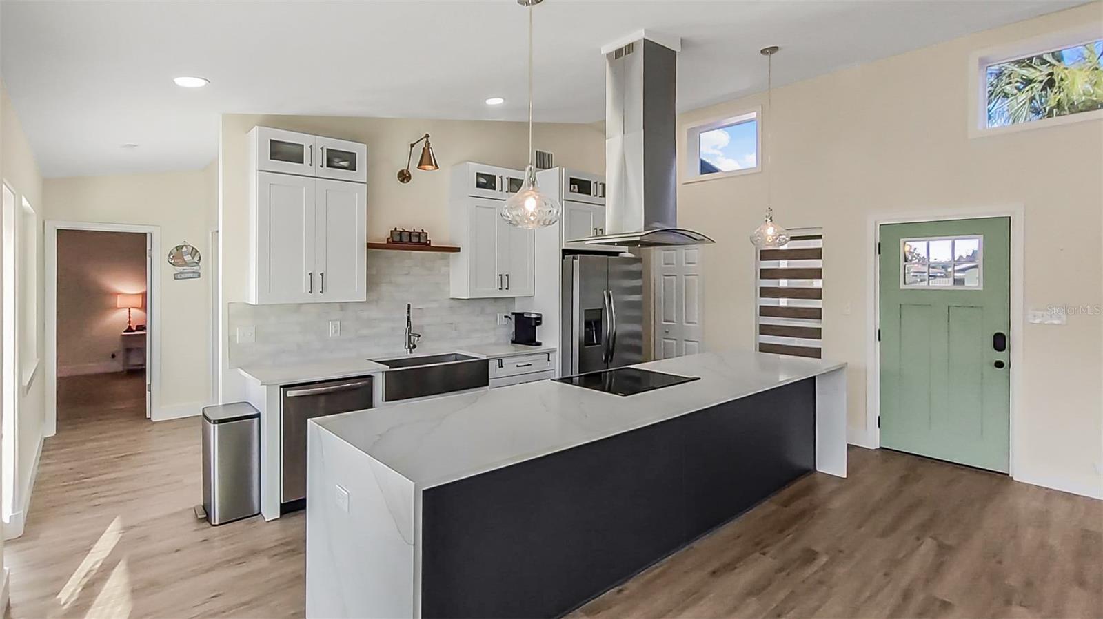 2713 RENATTA DR, BELLEAIR BLUFFS, FL, 33770
