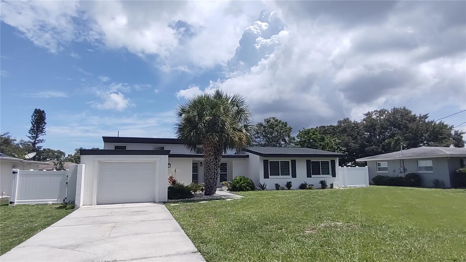 2713 RENATTA DR, BELLEAIR BLUFFS, FL, 33770