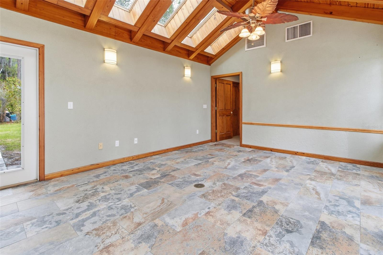 299 RILEY LAKE DR, HAWTHORNE, FL, 32640