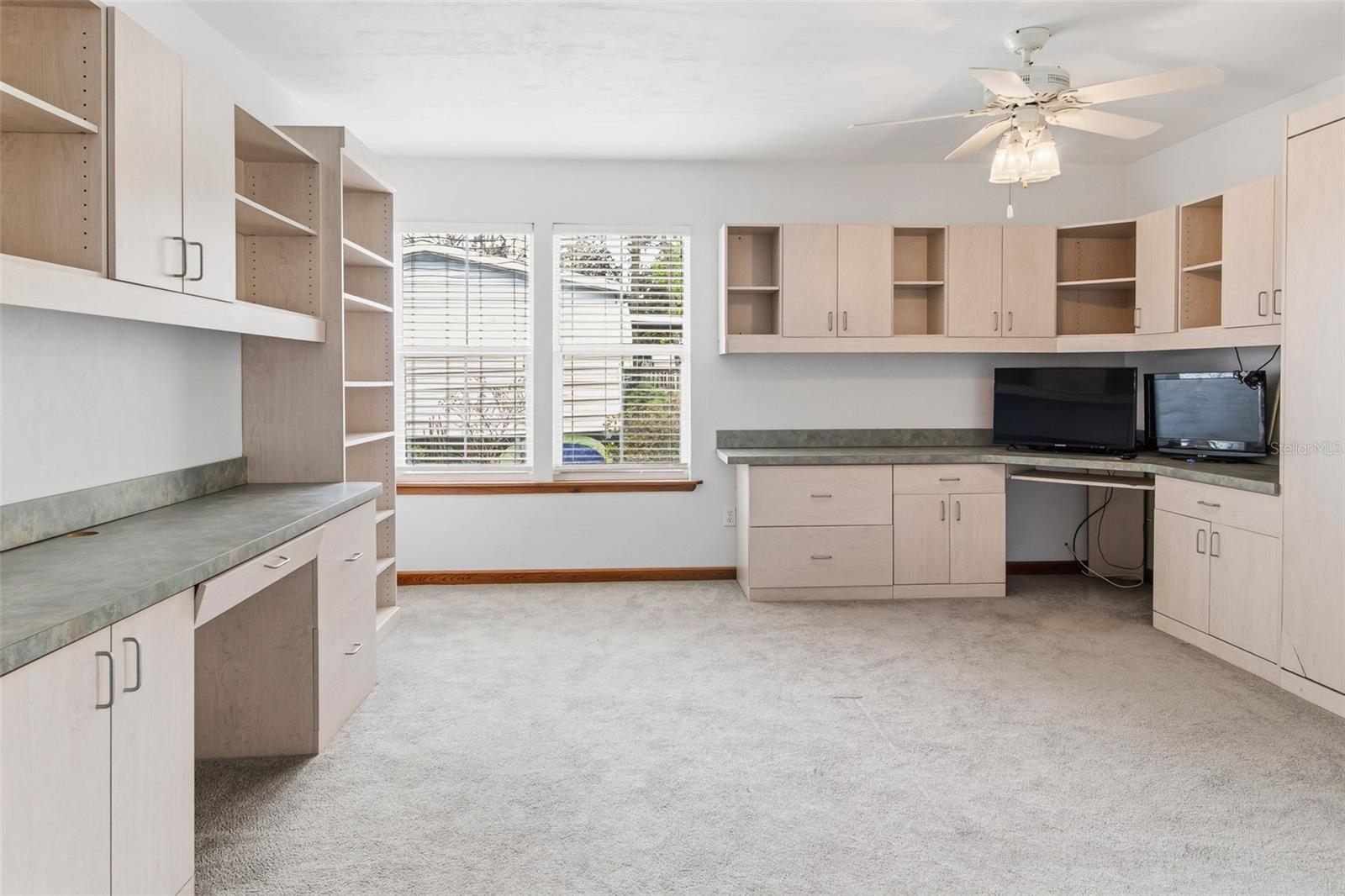 299 RILEY LAKE DR, HAWTHORNE, FL, 32640