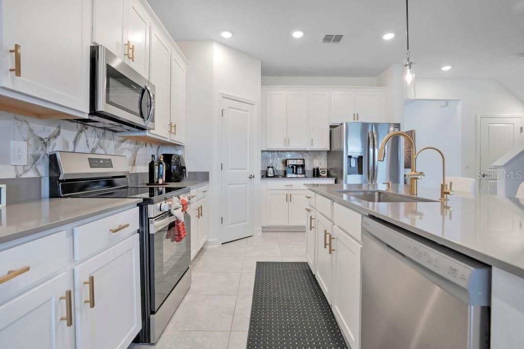 5223 DAGENHAM DR, DAVENPORT, FL, 33837