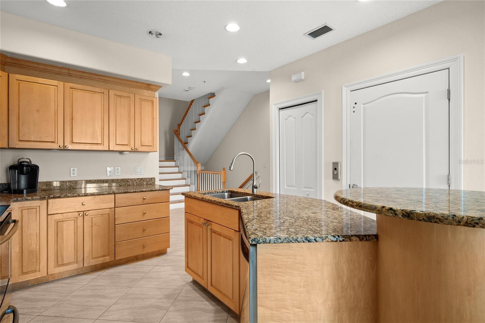 140 BRIGHTWATER DR #2, CLEARWATER BEACH, FL, 33767