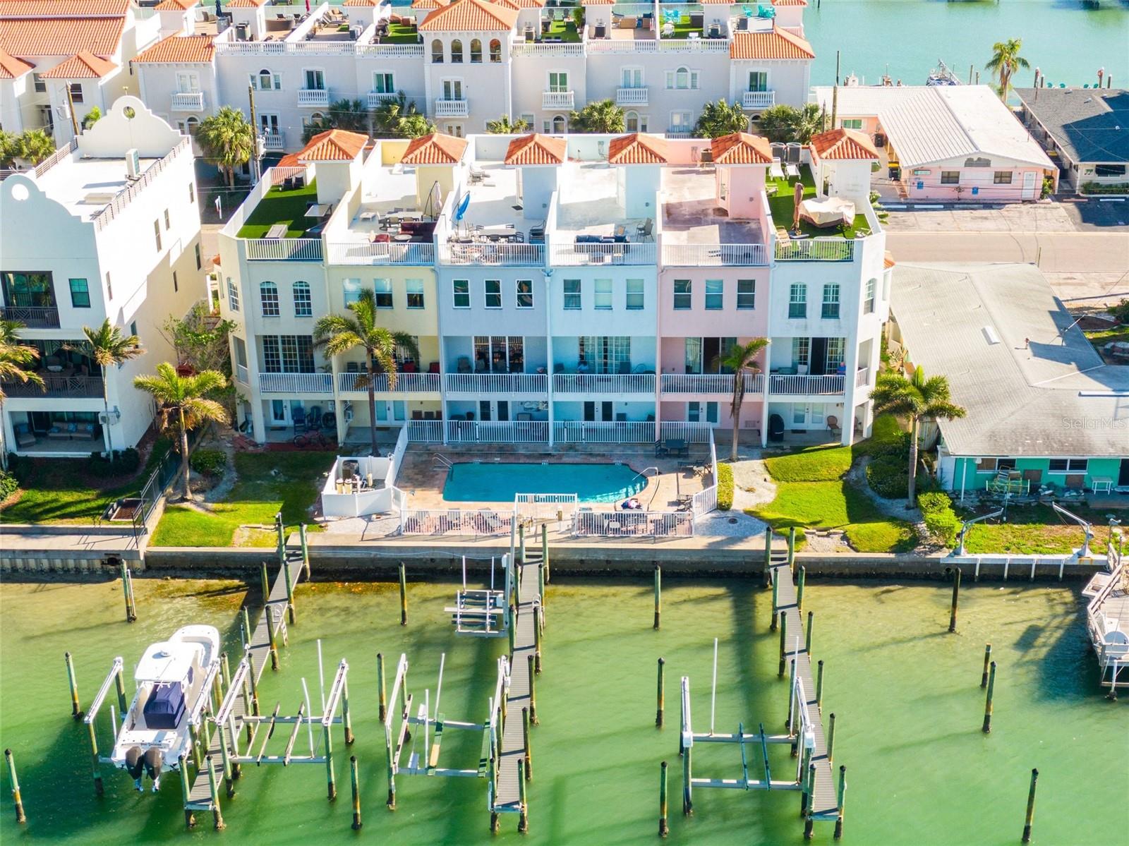 140 BRIGHTWATER DR #2, CLEARWATER BEACH, FL, 33767