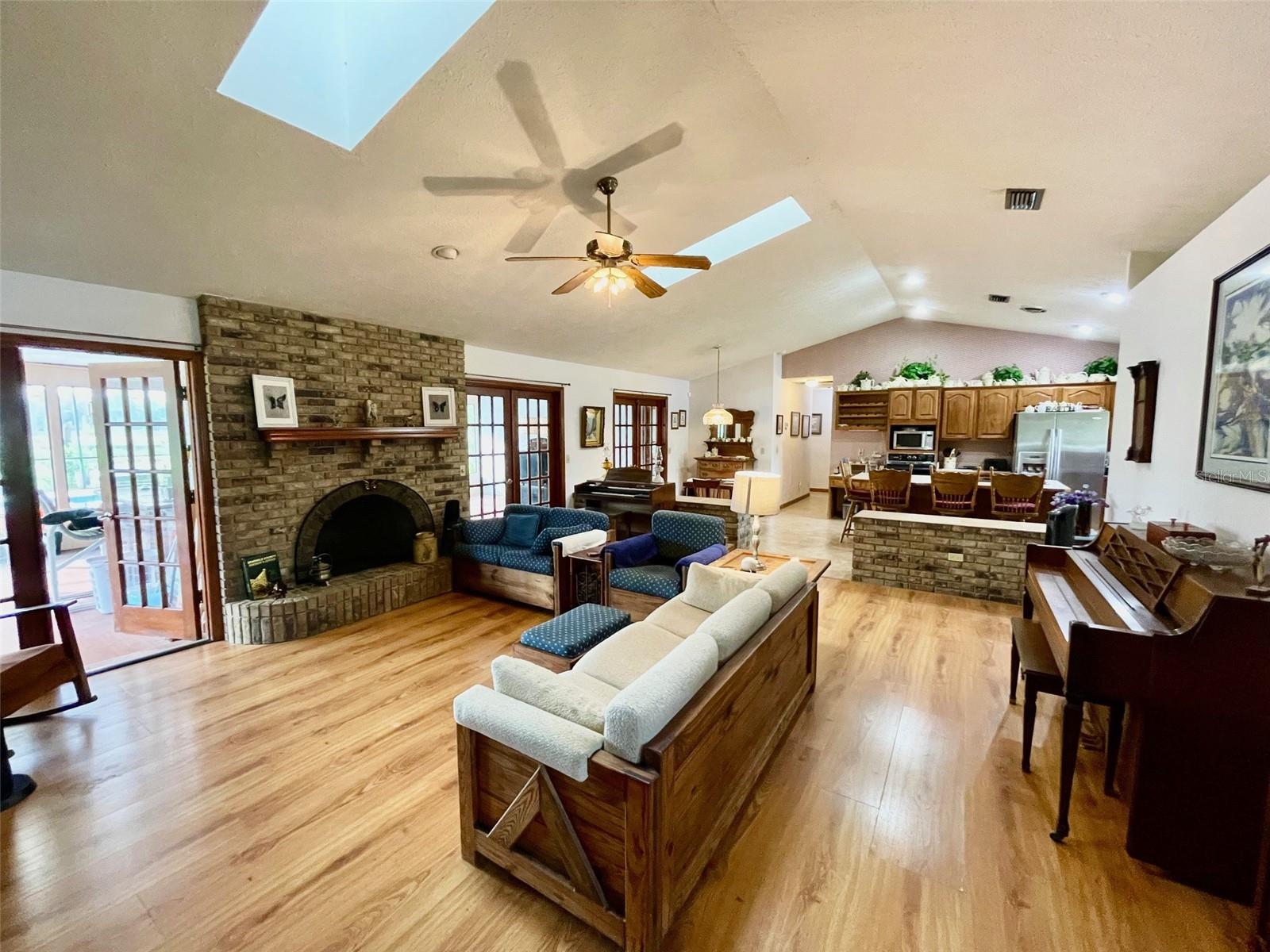349 SEMINOLE WOODS BLVD, GENEVA, FL, 32732