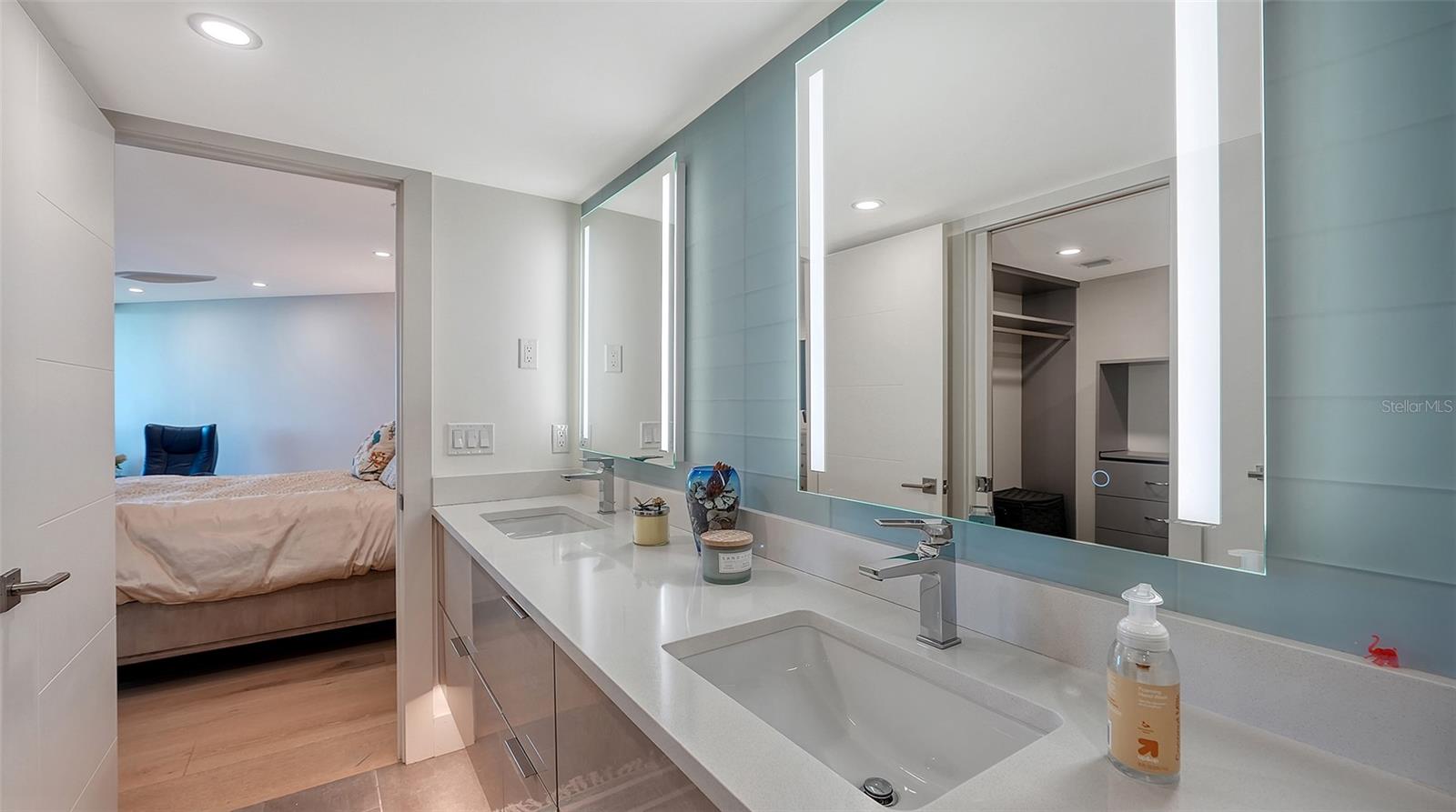 988 BLVD OF THE ARTS #1412, SARASOTA, FL, 34236