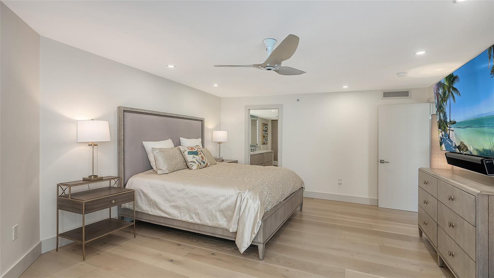 988 BLVD OF THE ARTS #1412, SARASOTA, FL, 34236