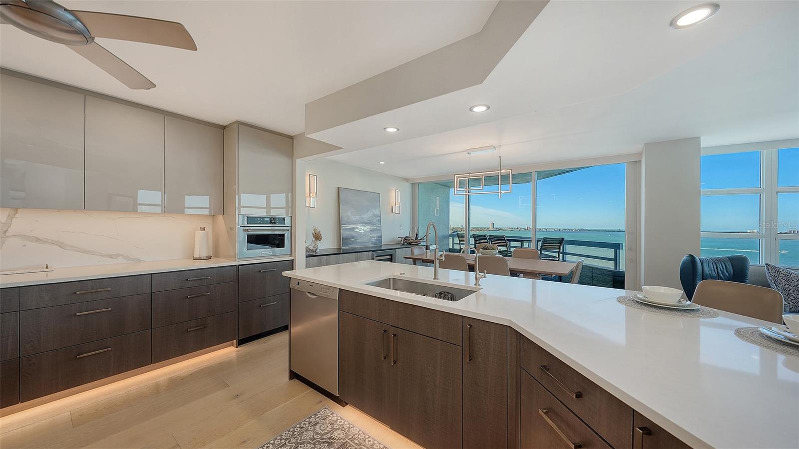 988 BLVD OF THE ARTS #1412, SARASOTA, FL, 34236
