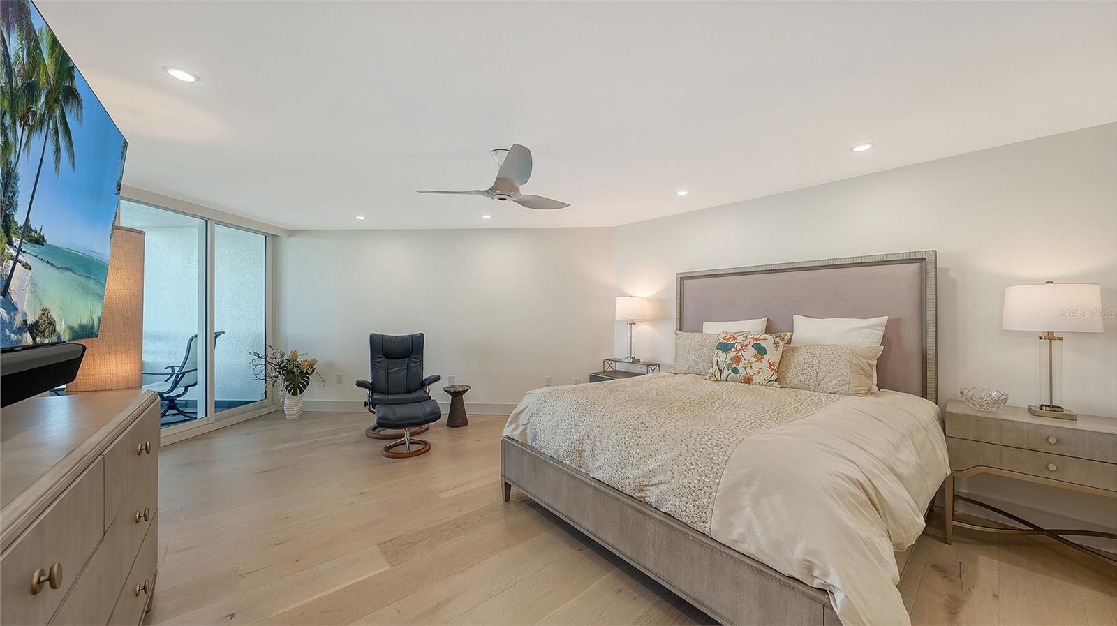 988 BLVD OF THE ARTS #1412, SARASOTA, FL, 34236
