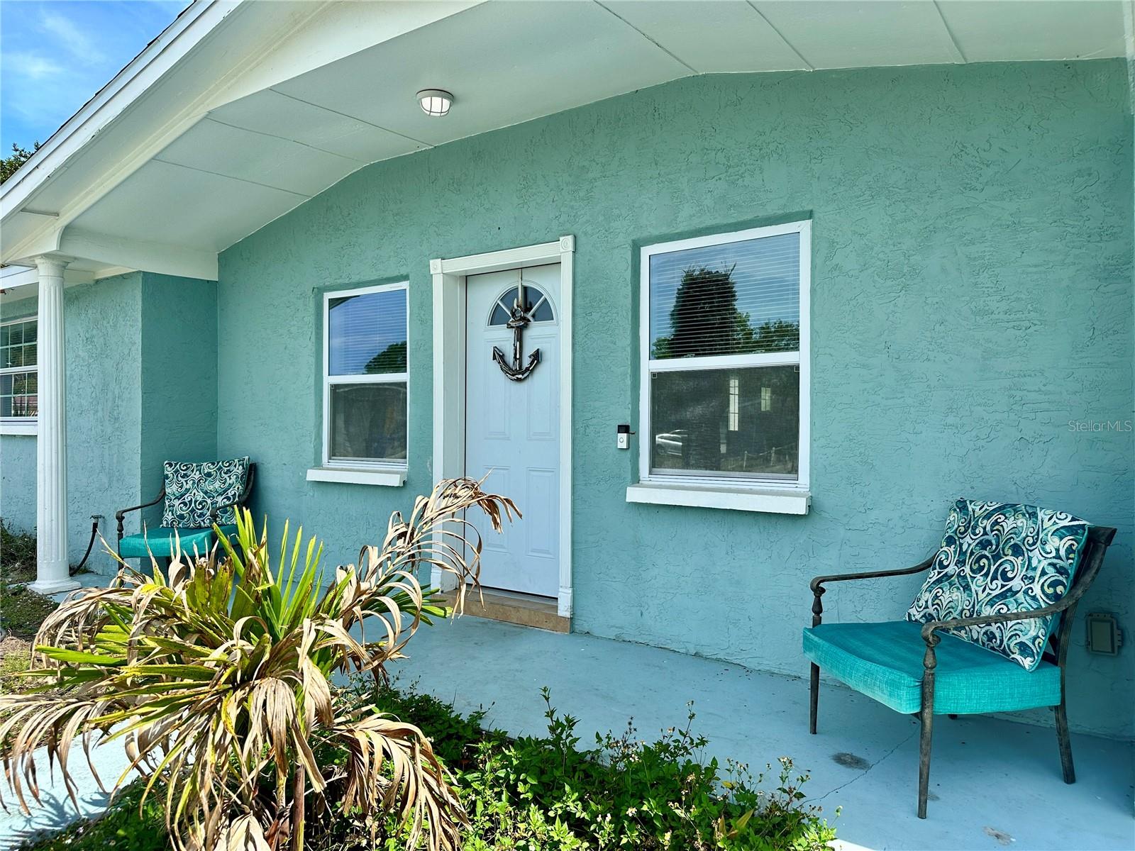 Cute front home entry way