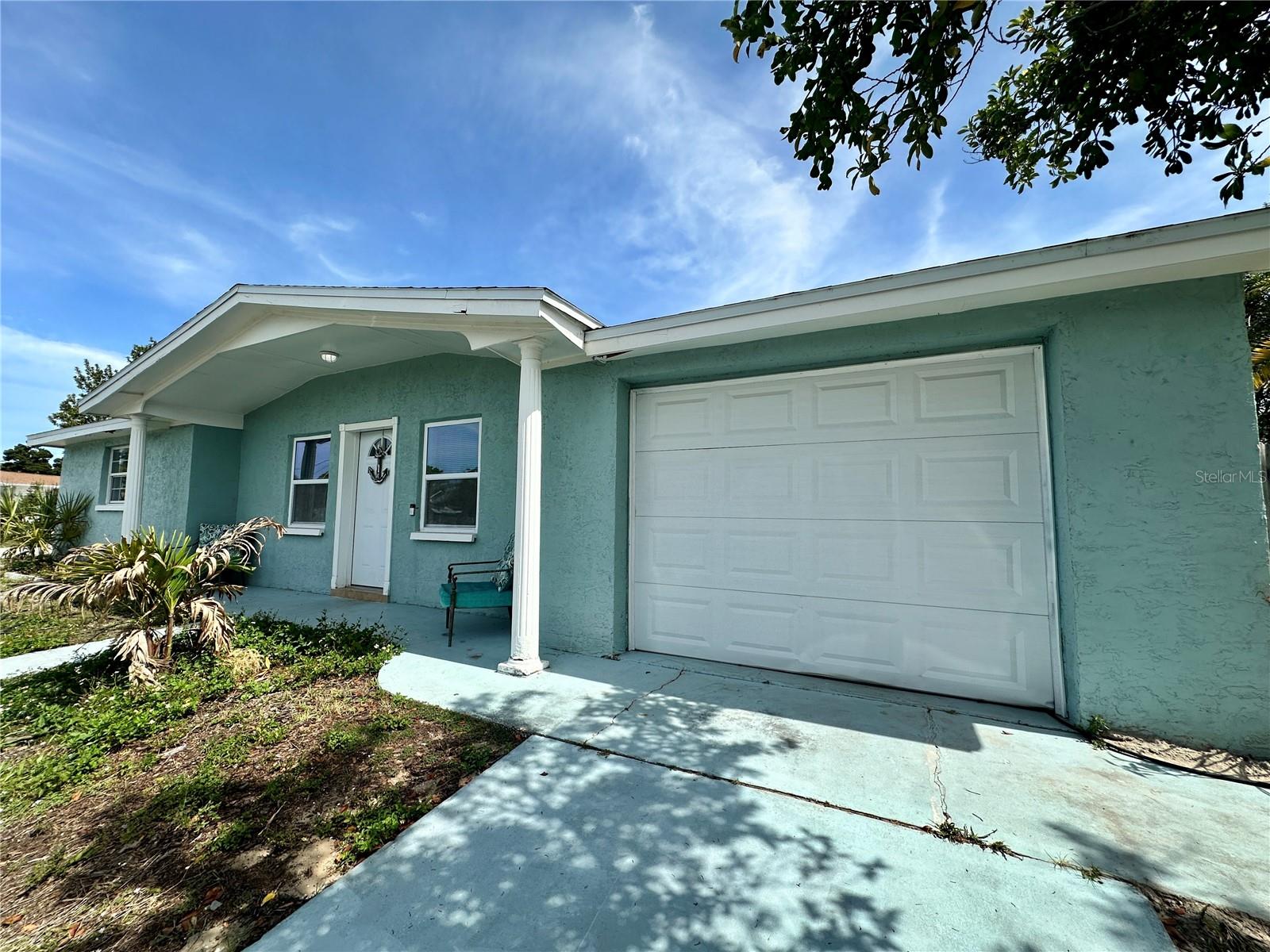 3 bed 2 bath 1 car garage